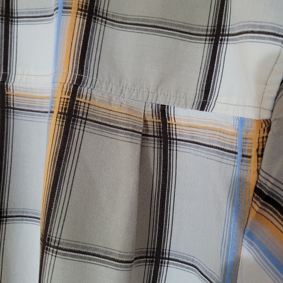Men's Enyce Size Medium Short Sleeve Button-down Plaid Shirt Tan w/Gold & Blue - Picture 7 of 13